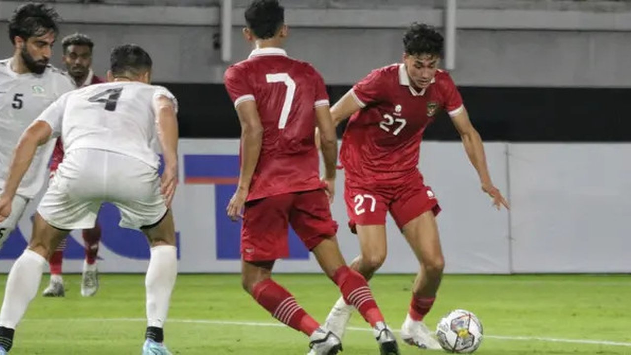 Ada momen spesial dalam laga FIFA Matchday 2023 antara Timnas Indonesia menghadapi Palestina yang berlangsung di Stadion Gelora Bung Tomo, Surabaya, Rabu (14/6/2023) malam WIB. Ya, apalagi