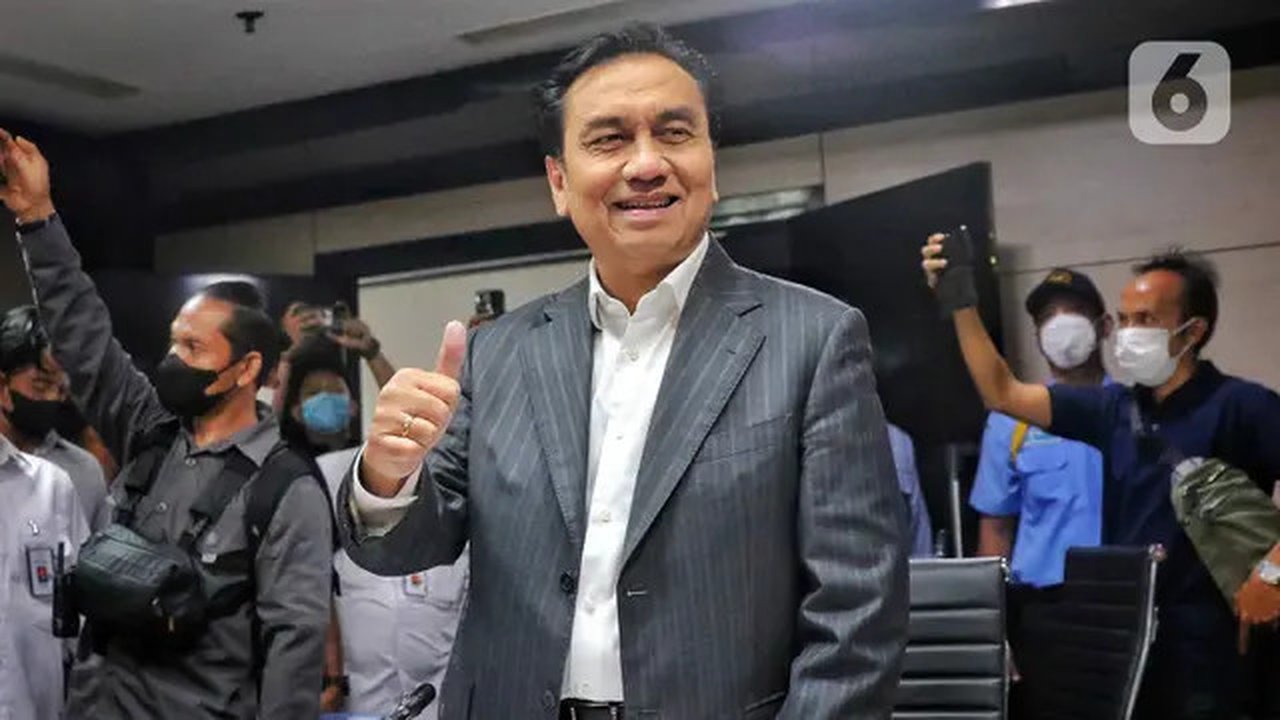 Anggota Komisi I Effendi Simbolon usai menjalani sidang putusan dugaan pelanggaran etik terkait ucapannya 