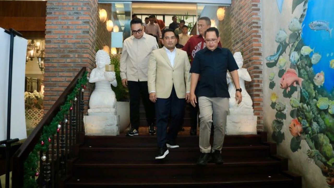 Ketua Komisi II DPR RI Rifqinizamy Karsayuda memberikan apresiasi atas pelaksanaan Pilkada 2024 di Jawa Timur yang  berlangsung lancar, aman dan damai.Ketua ...