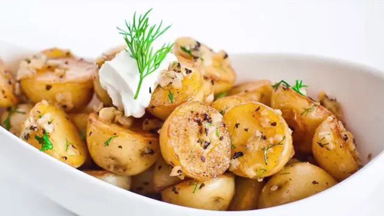 Resep kentang panggang ini bisa dijadikan pengganti nasi sebagai asupan karbohidrat harian.