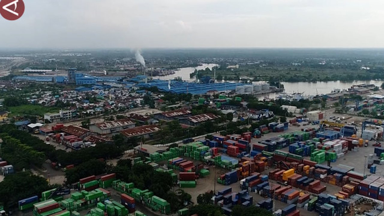 ANTARA - Sebagai wilayah yang berpotensi besar menjadi pintu gerbang logistik di Kalimantan dan penyangga utama pembangunan Ibu Kota Nusantara (IKN), ...