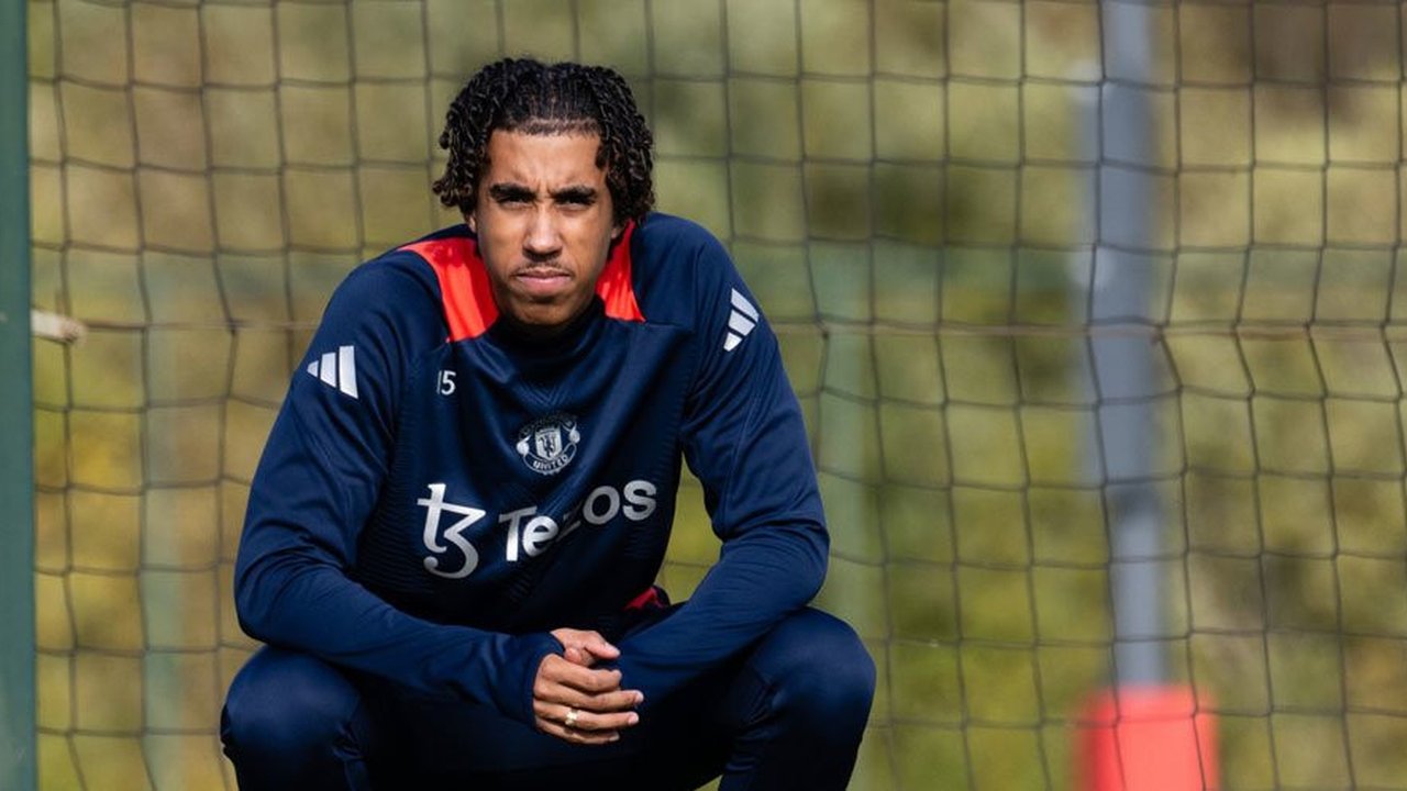 Kabar Baik MU! Leny Yoro Sudah Fit, Siap Debut Lawan Arsenal?