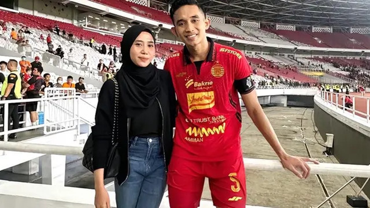 Rizky Ridho bertunangan dengan Sendy Aulia. (Bola.com/Dok.TikTok Sendy Aulia).
