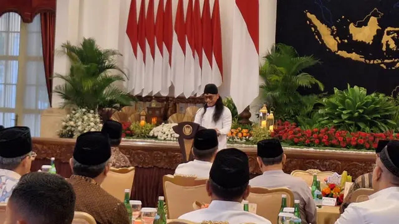 Gus Miftah menyampaikan ceramah dalam acara buka puasa bersama Presiden Joko Widodo atau Jokowi dan para menteri kabinet Indonesia Maju di Istana Negara Jakarta, Kamis (28/3/2024). (Liputan6.