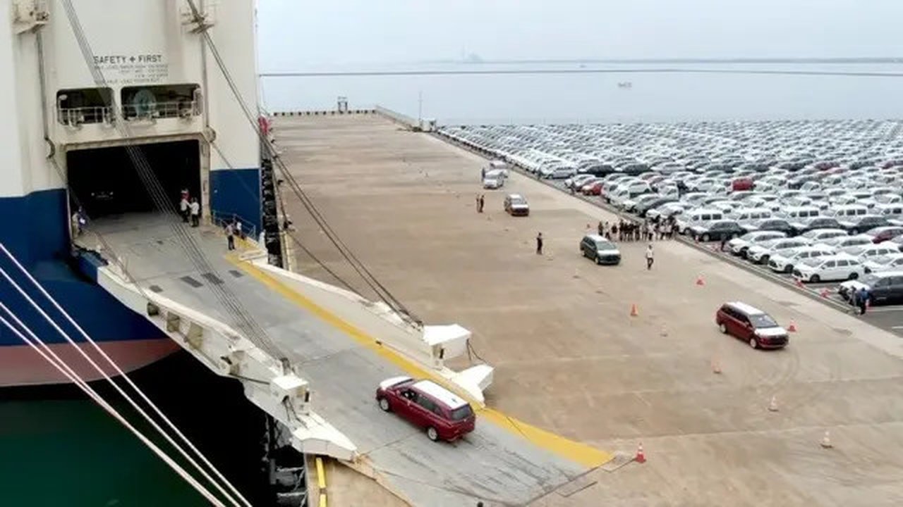 PT Astra Daihatsu Motor (ADM) turut berpartisipasi mendukung pemerintah dalam meningkatkan devisa negara melalui kegiatan ekspor otomotif dengan memaksimalkan utilisasi Terminal Kendaraan Pel