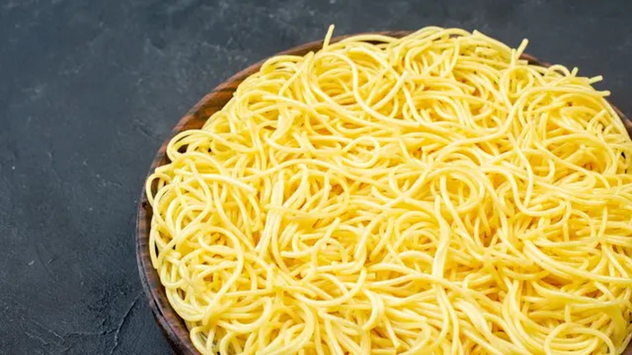 Ilustrasi mi kuning. (Foto: Freepik)