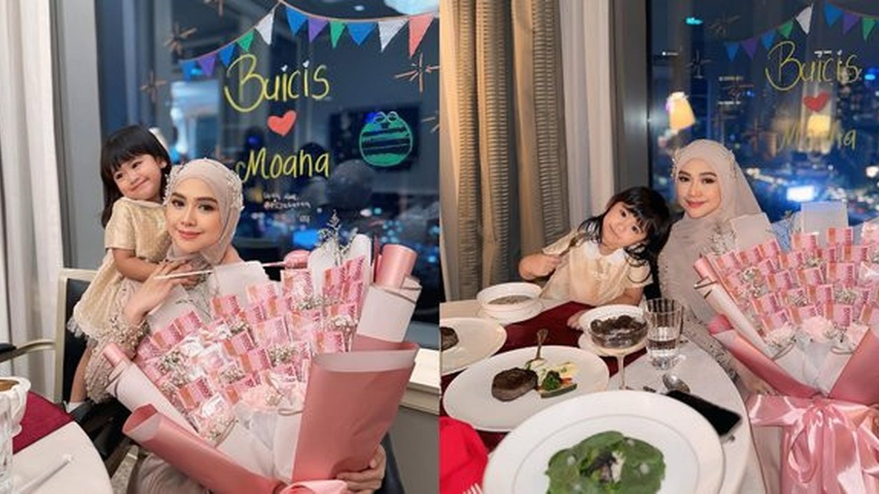 Potret Dinner Ria Ricis Dinner Mewah Bareng Moana, Bawa Bucket Uang dan Pamer Wajah Bahagia
