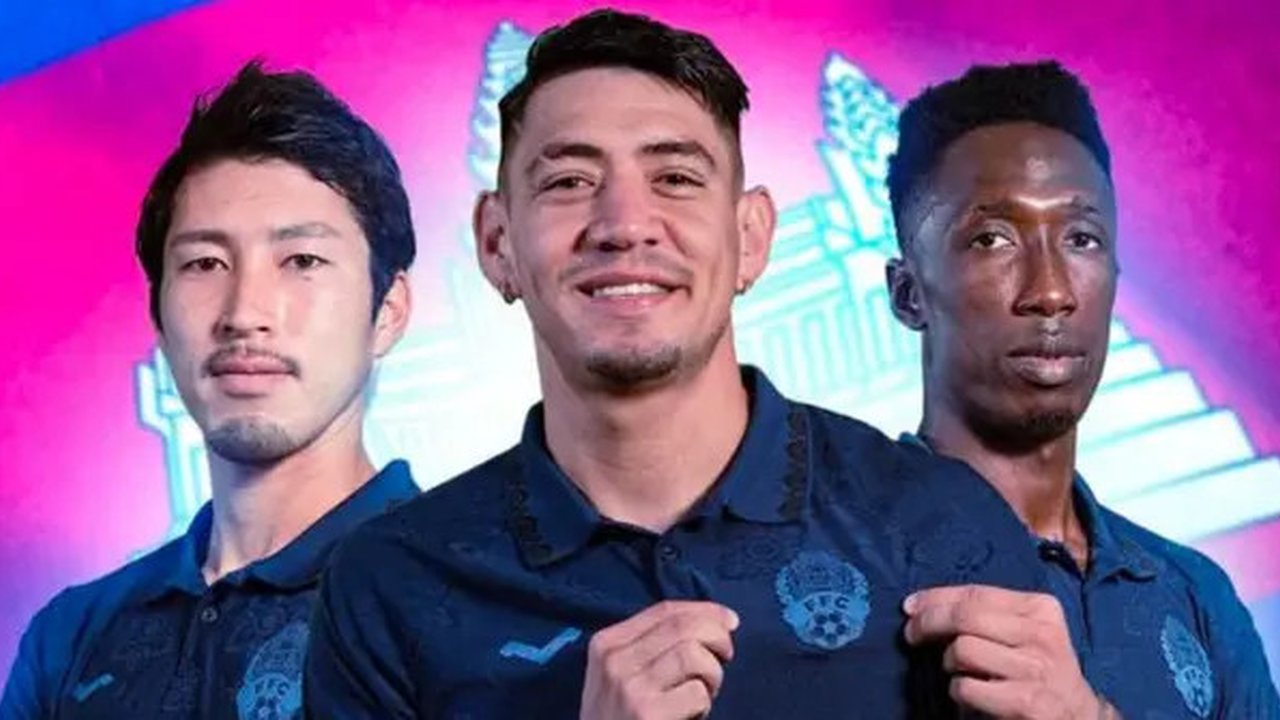 Trio pemain naturalisasi Timnas Kamboja: Takaki Ose, Andres Nieto dan Abdel Kader Coulibaly. (Bola.com/IG FFC)