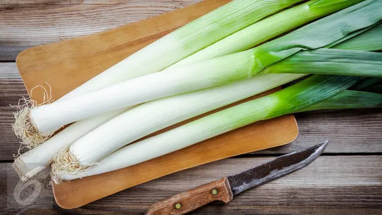 Ilustrasi Foto Daun Bawang (iStockphoto)