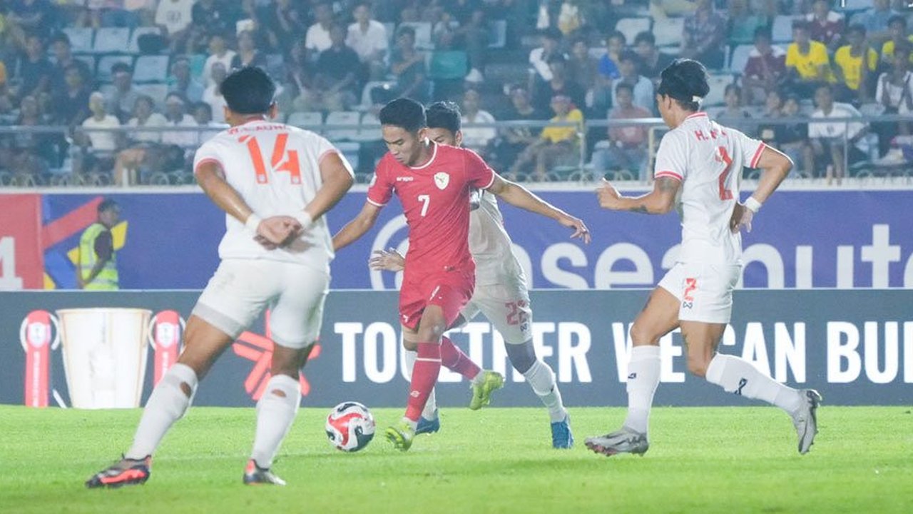 Kacau Balau! Pemain Myanmar Gebok Kepala Marselino Ferdinan Pakai Bola di Piala AFF 2024