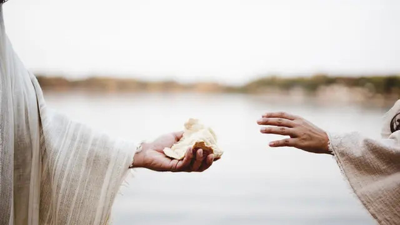 Ilustrasi sedekah. Photo by Freepik