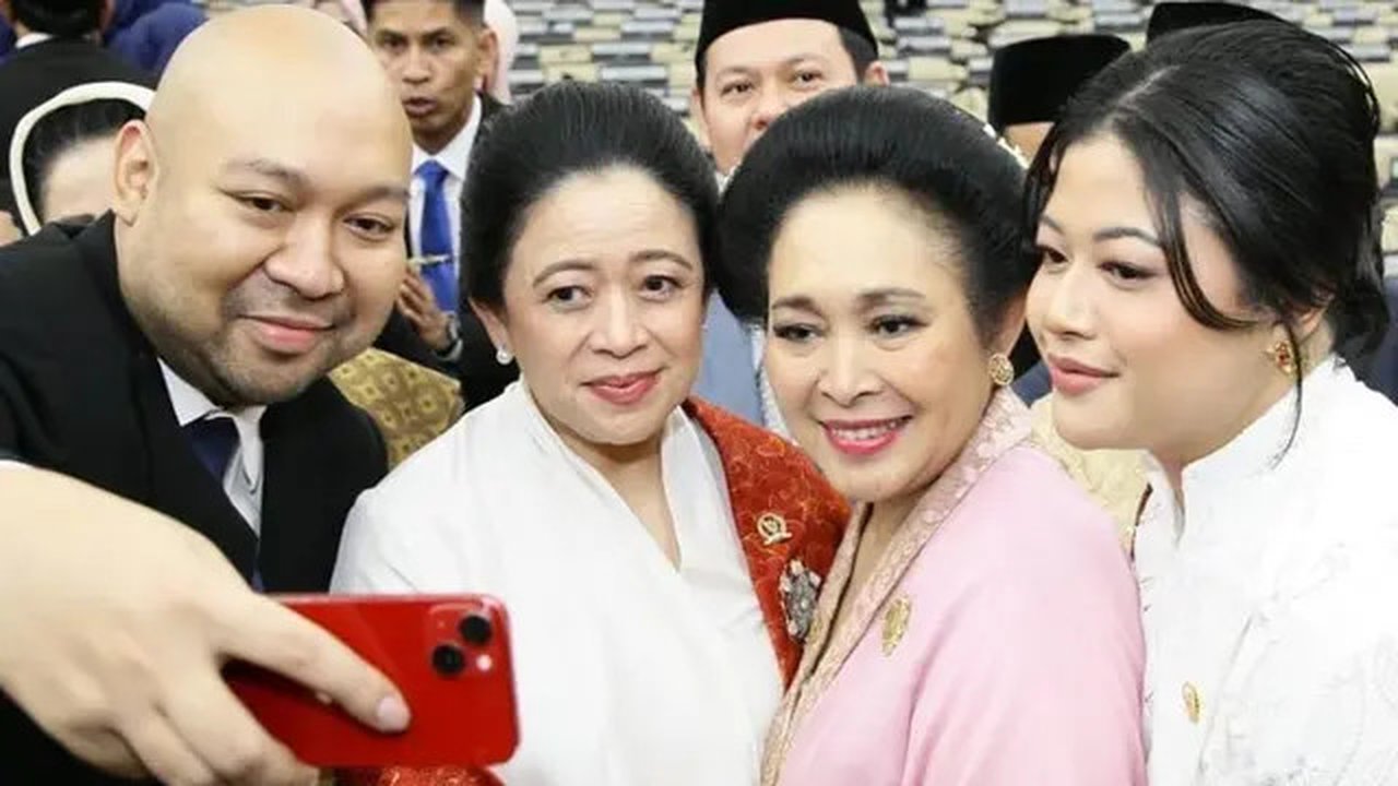 Momen lain tepat pada tanggal 1 Oktober 2024, saat pelantikan anggota DPR-RI periode 2024-2029, Titiek juga berfoto bersama Puan Maharani beserta putrinya Pinka Haprani. Mereka selfie dengan