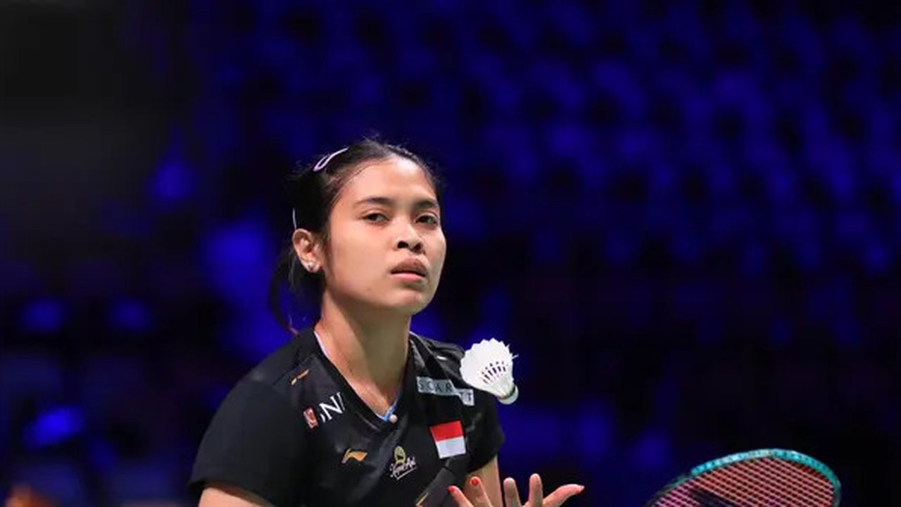 Tunggal putri Indonesia Gregoria Mariska Tunjung dipaksa bermain rubber game oleh wakil tuan rumah Line Hojmark Kjaersfeldt pada babak 32 besar Denmark Open 2024. Gregoria menang 21-1
