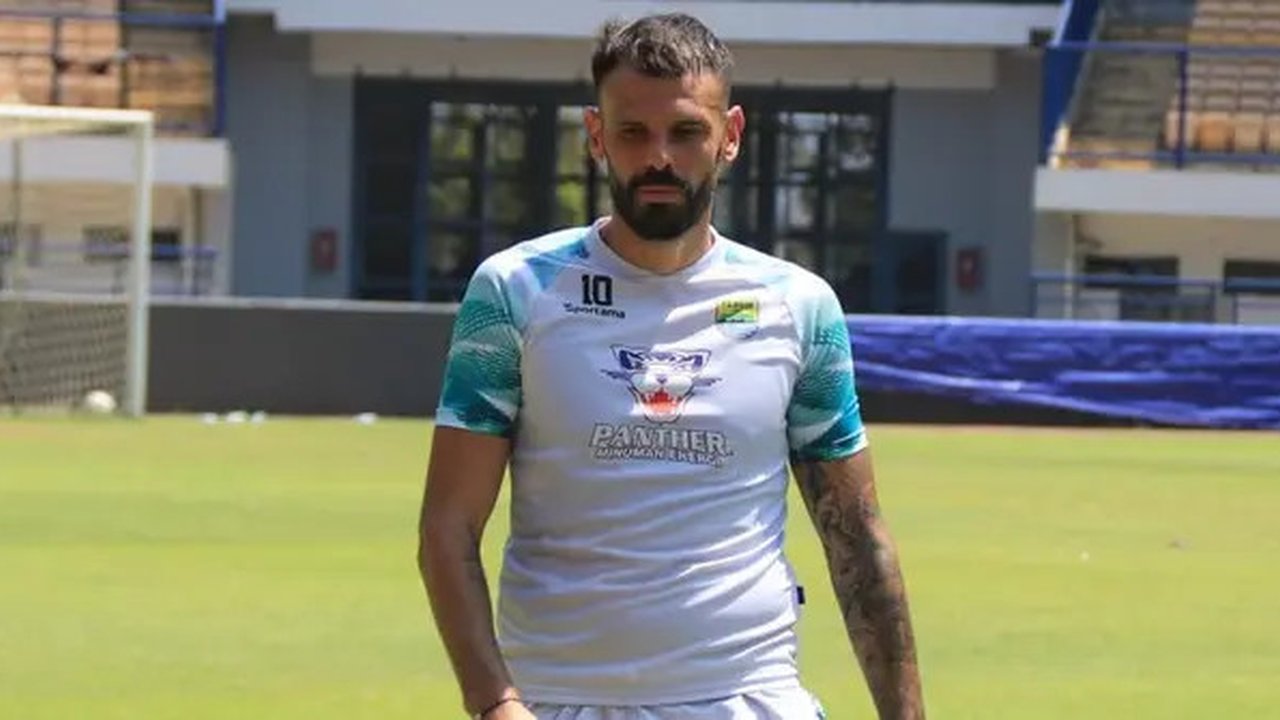 Gelandang Persib Bandung asal Spanyol, Tyronne Del Pino Ramos. (Bola.com/Erwin Snaz)