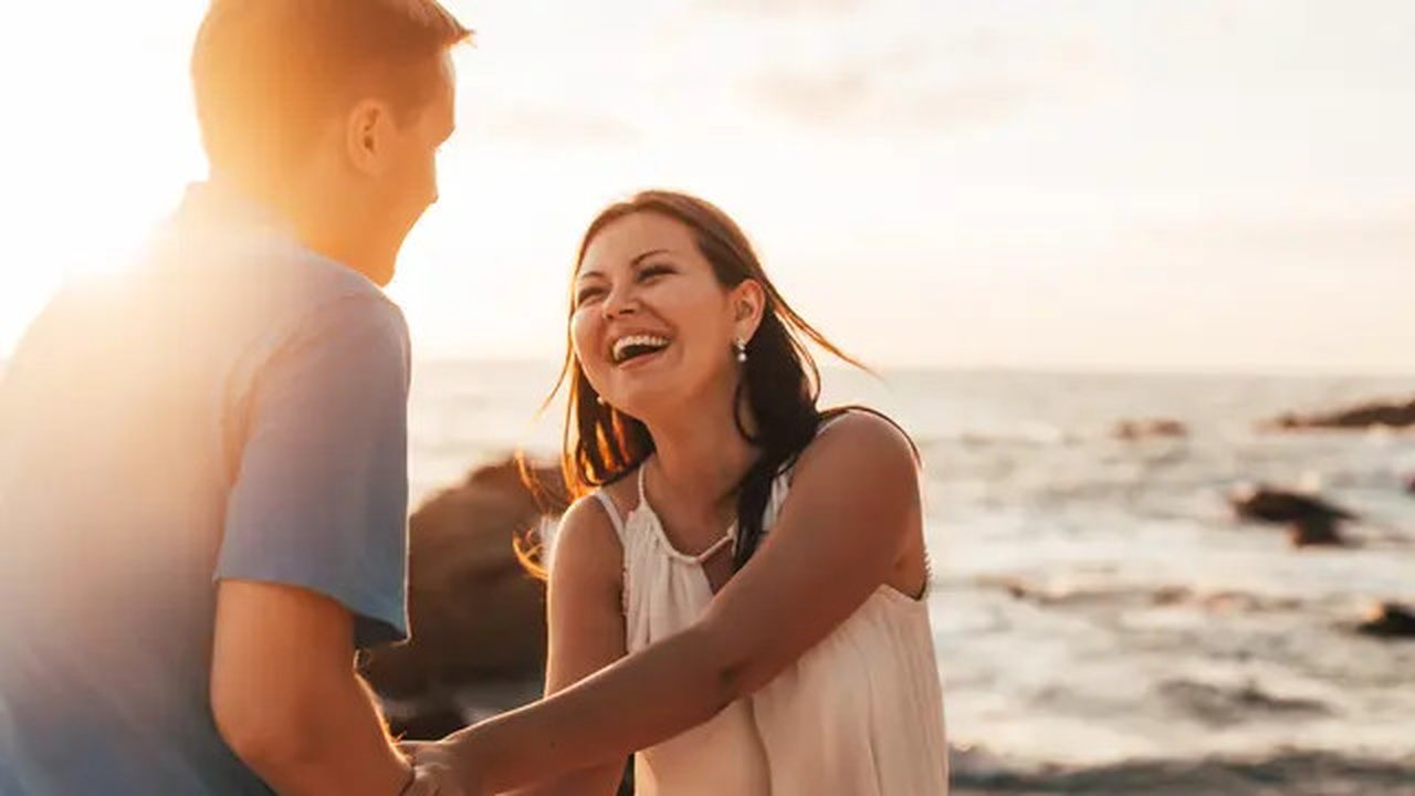 Cara Mengetahui Pria Mencintaimu, Pahami Bahwa Hal Ini Lebih dari Sebatas Kata Belaka
(foto: Pinterest/Dare 2 Date).