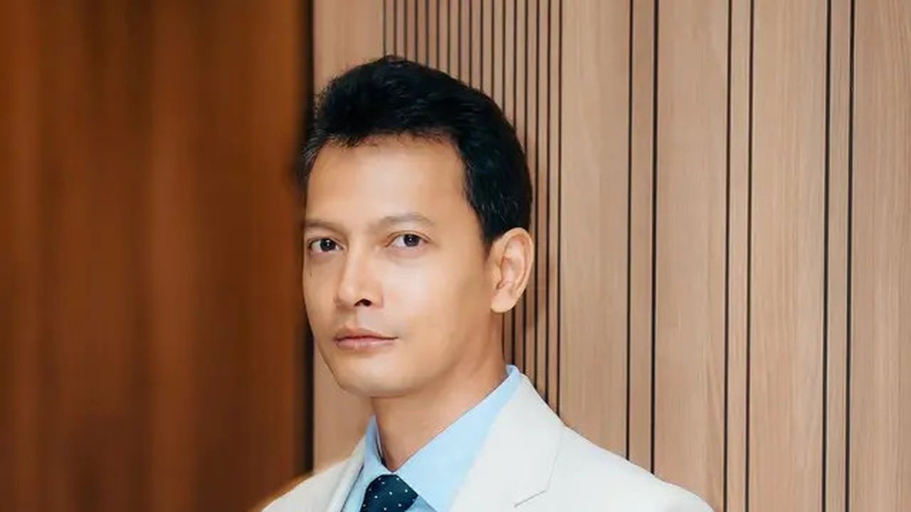 Wawancara eksklusif dengan Fedi Nuril membahas Ayat-ayat Cinta yang legendaris, munculnya fenomena drama religi, dan citra poligami yang lekat padanya. (Foto: Dok. Instagram @fedinuril)