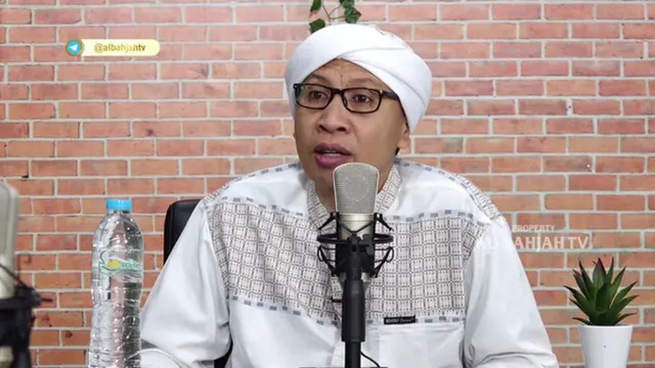 Pengasuh LPD Al Bahjah, KH Yahya Zainul Ma'arif alias Buya Yahya. (Foto: YouTube Al Bahjah TV)