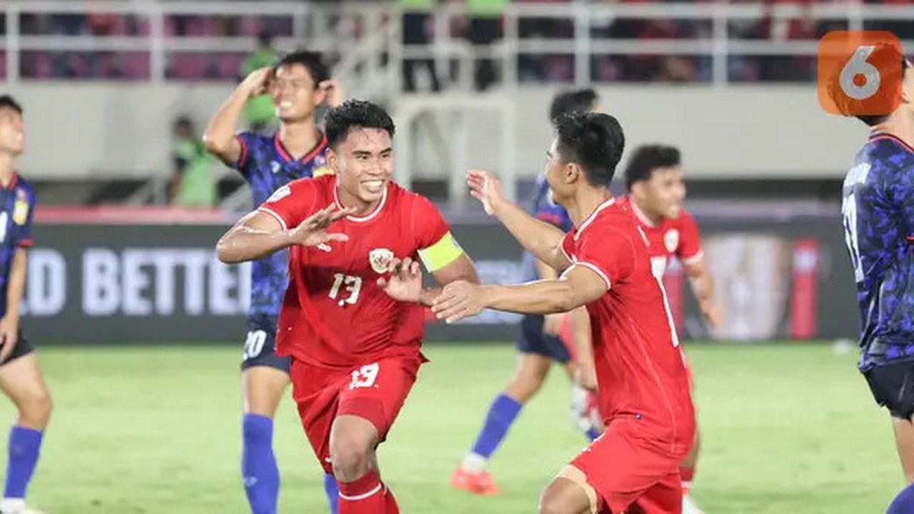 Pemain Timnas Indonesia, Muhammad Ferarri melakukan selebrasi setelah mencetak gol ke gawang Laos pada laga lanjutan Grup B Piala AFF 2024 di Stadion Manahan, Solo, Jawa Tengah, Kamis (12/