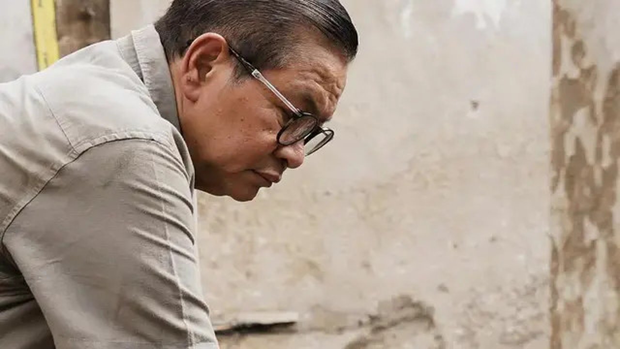 Diwarnai aksi 'walk out' kubu Ridwan Kamil-Suswono, KPU Jakarta resmi menetapkan pasangan calon Pramono Anung-Rano Karno sebagai peraih suara terbanyak. Apa alasan dua kubu lawannya menolak hasil penetapan ini?