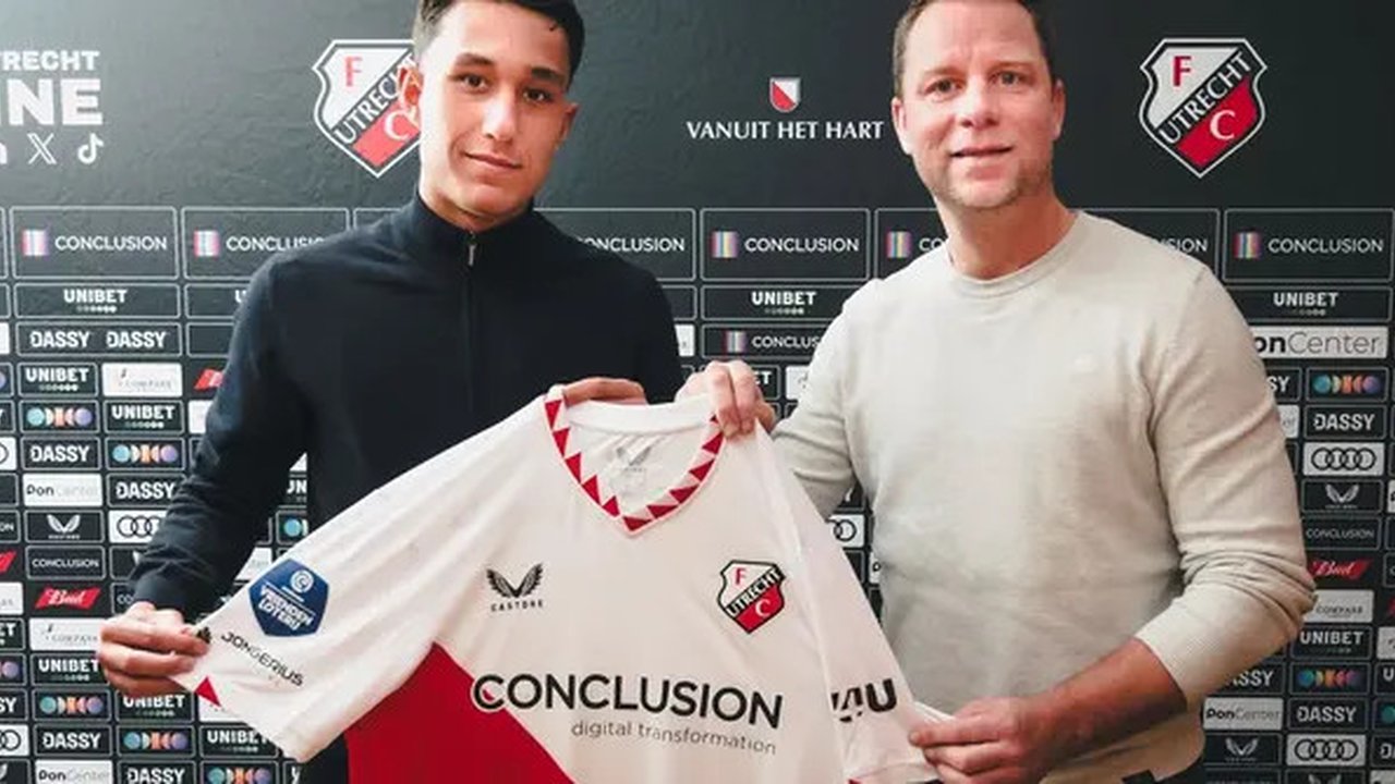 Miliano Jonathans meninggalkan Vitesse Arnhem untuk bergabung dengan FC Utrecht. (Bola.com/Dok.FC Utrecht).