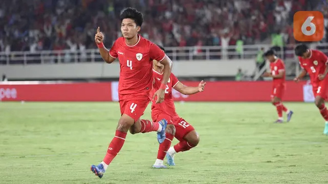 Pemain Timnas Indonesia, Kadek Arel melakukan selebrasi setelah mencetak gol penyeimbang 1-1 ke gawang Laos pada laga lanjutan Grup B Piala AFF 2024 di Stadion Manahan, Solo, Jawa Ten