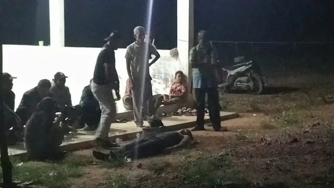 Puluhan orang menyerang sejumlah posko warga yang menolak relokasi proyek Rempang Eco City di Kampung Sembulang Hulu dan Kampung Sei Buluh, Kelurahan Sembulang, Kecamatan Galang, Rabu dini