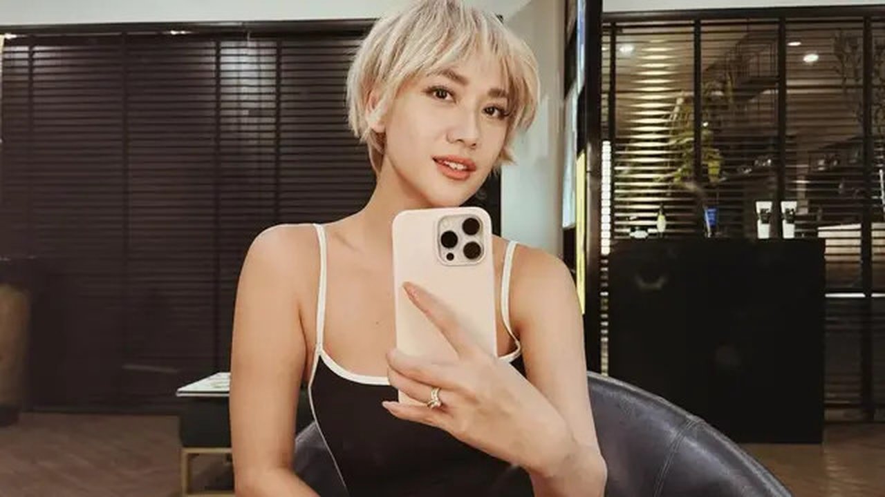 Potret Terbaru BCL dengan Gaya Rambut Bixie Cut