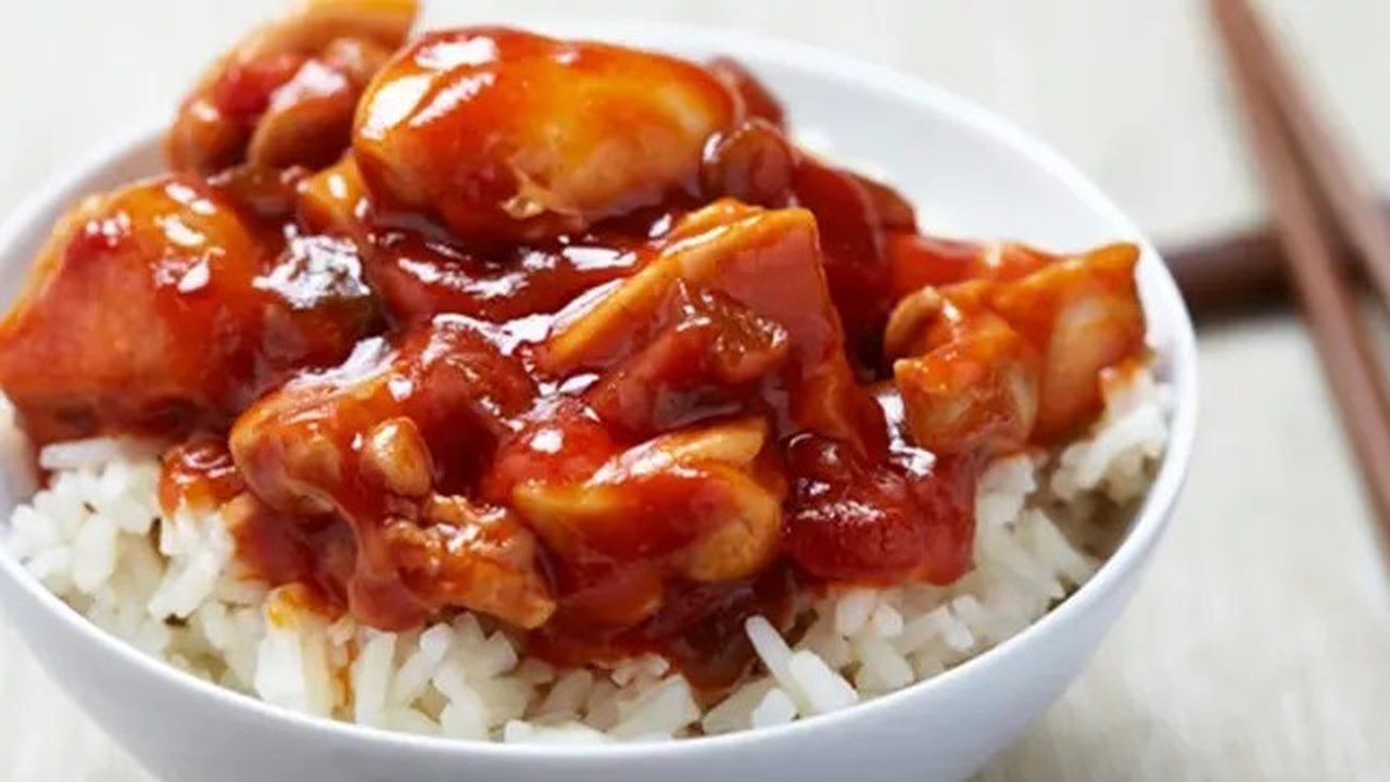 Ayam asam manis bisa jadi menu istimewa untuk santap sahur kamu. Ini resepnya!