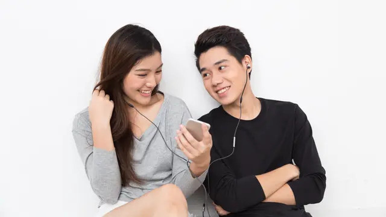 Cara Memancarkan Aura Positif, Pahami Sikap Autentik yang Menarik Perhatian Pria 
(foto: Pinterest/Freepik).