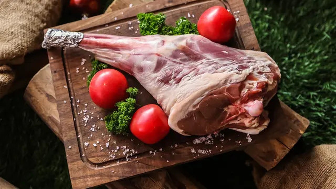 Mitos seputar daging kambing membuat sebagian orang enggan untuk mengkonsumsinya. (Foto: Freepik/stockking)