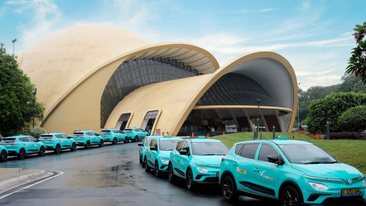 Layanan taksi listrik daring Xanh SM mengungkap bahwa kehadirannya di Jakarta merupakan upaya membantu Jakarta bertransformasi melalui mobilitas perkotaan ...