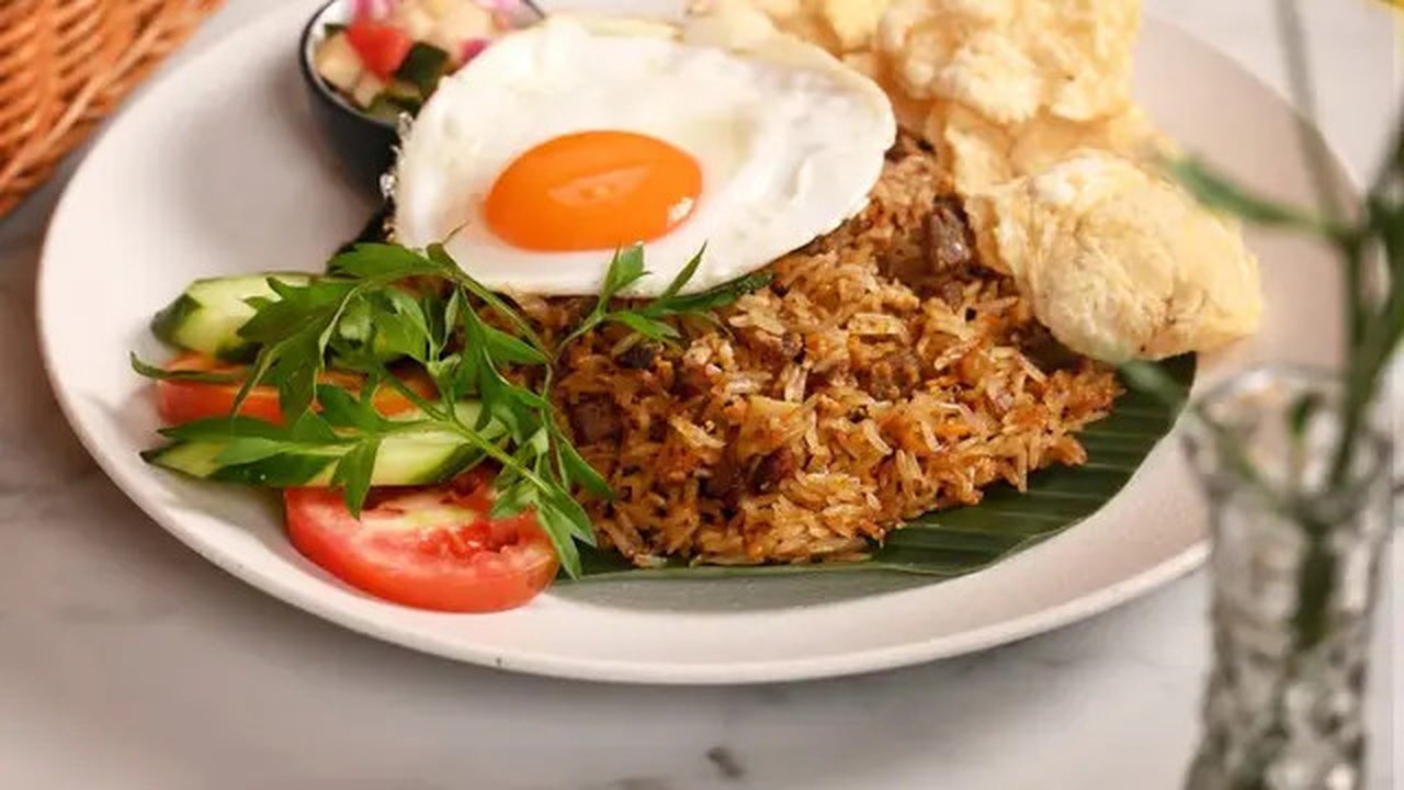 Nasi Goreng (Credit: Instagram/ABETO-MENTENT @abeto.id)