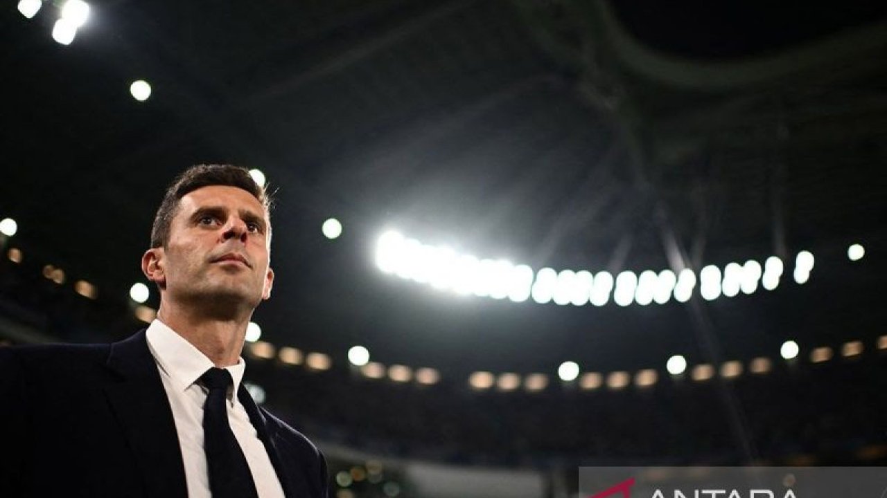 Pelatih Juventus Thiago Motta memastikan Douglas Luiz, Nico Gonzales, Danilo dan Teun Koopmeiners berlatih kembali bersama skuad Si Nyonya Tua setelah sembuh ...