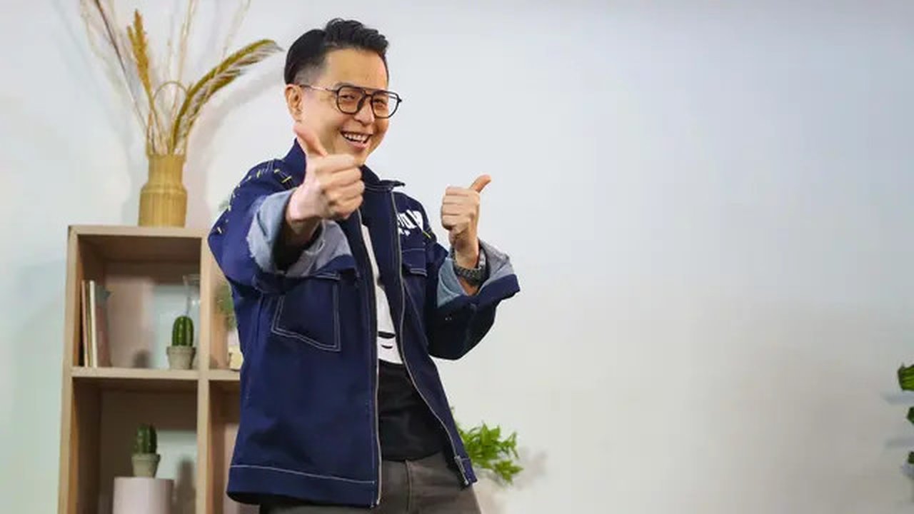 Aktor, sutradara, penulis dan produser dari Imajinari, Ernest Prakasa. (Liputan6.com/Angga Yuniar)