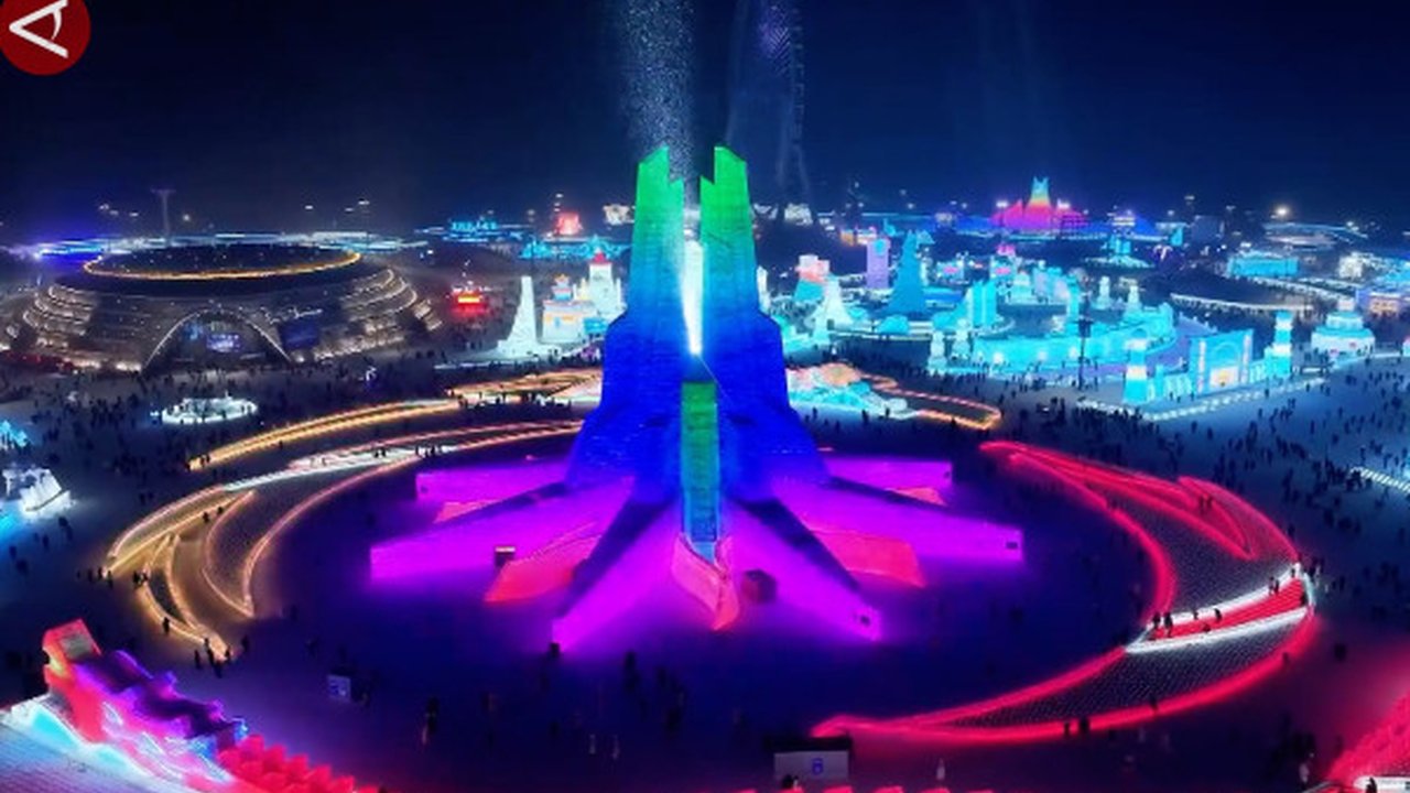 ANTARA - Kota es Harbin yang terletak Provinsi Heilongjiang, timur laut China, kini menjelma menjadi kota tujuan wisata terpopuler. Sebuah taman hiburan yang ...