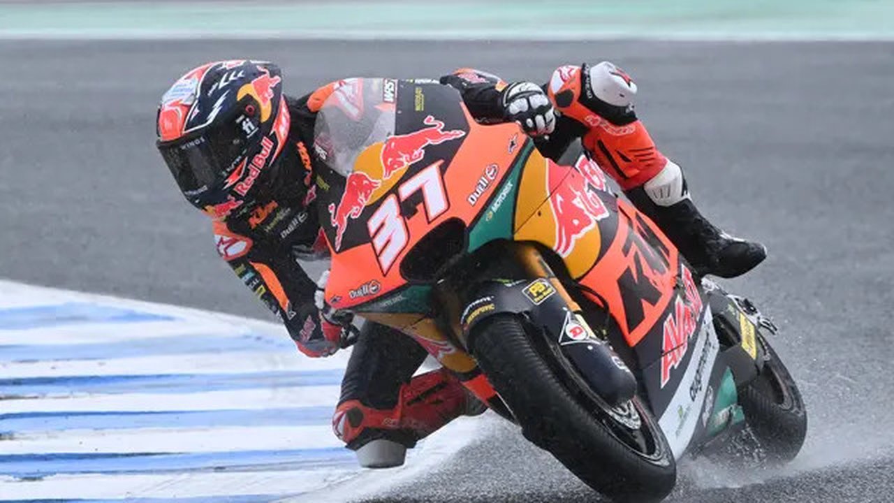 Pedro Acosta bakal naik kelas ke MotoGP usai menjadi juara Moto2 2023. Dia akan gabung dengan Tech3 GASGAS KTM di MotoGP 2024 (AFP)