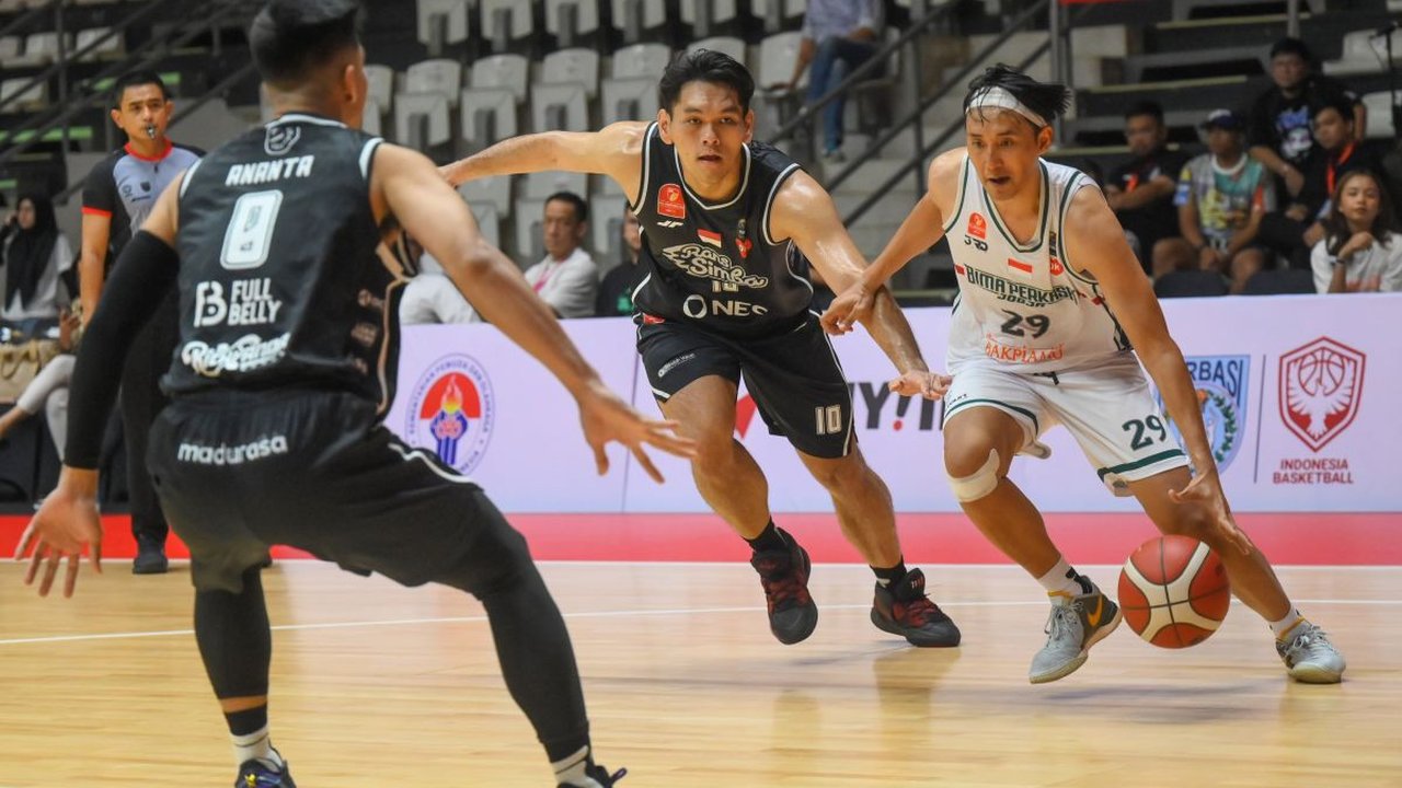 RANS Simba Bogor hampir merombak total seluruh penghuni skuad atau hanya menyisakan enam pemain lama untuk menghadapi kompetisi Indonesian Basketball League ...