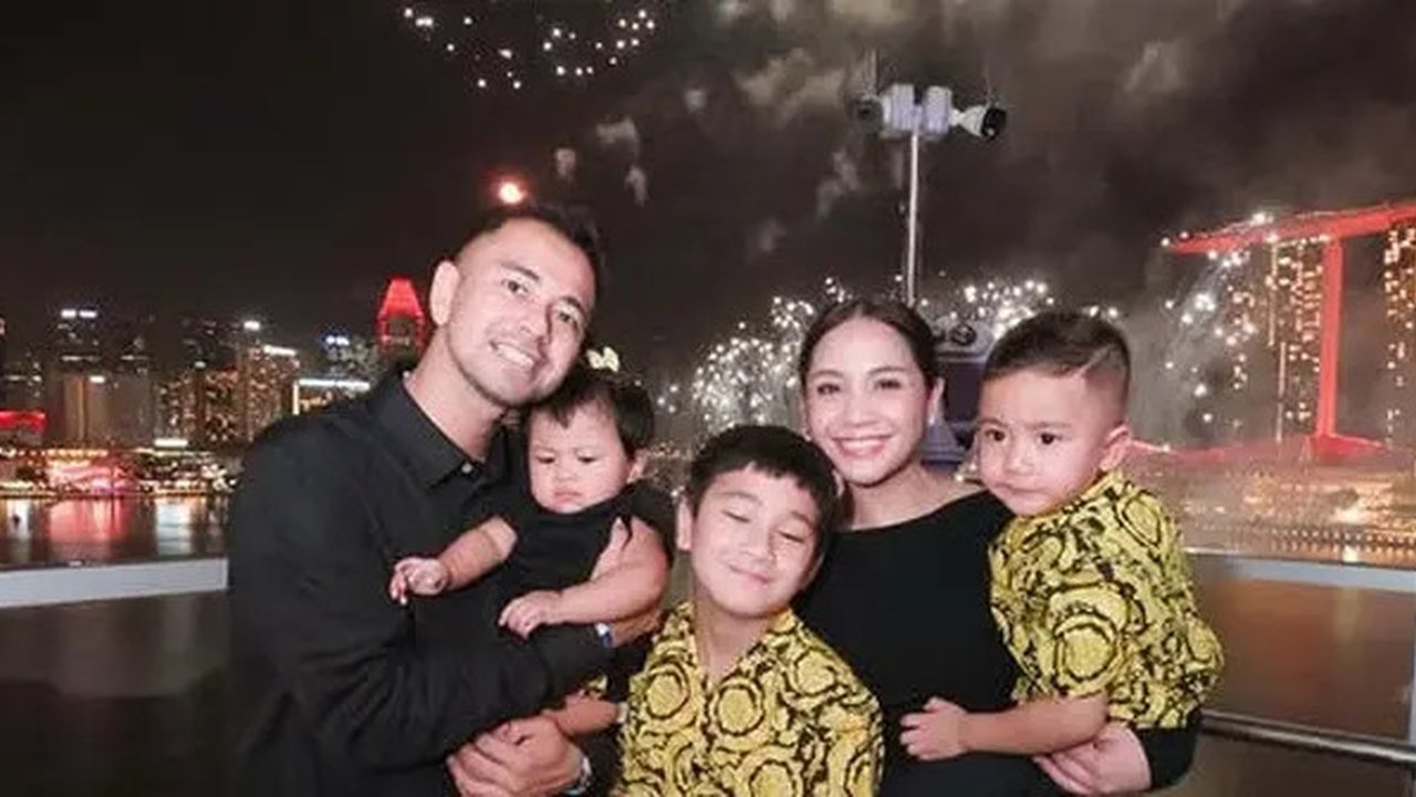 Gaya Artis Tanah Air Rayakan Pergantian Tahun 2024 ke 2025 di Luar Negeri. [@raffinagita1717]