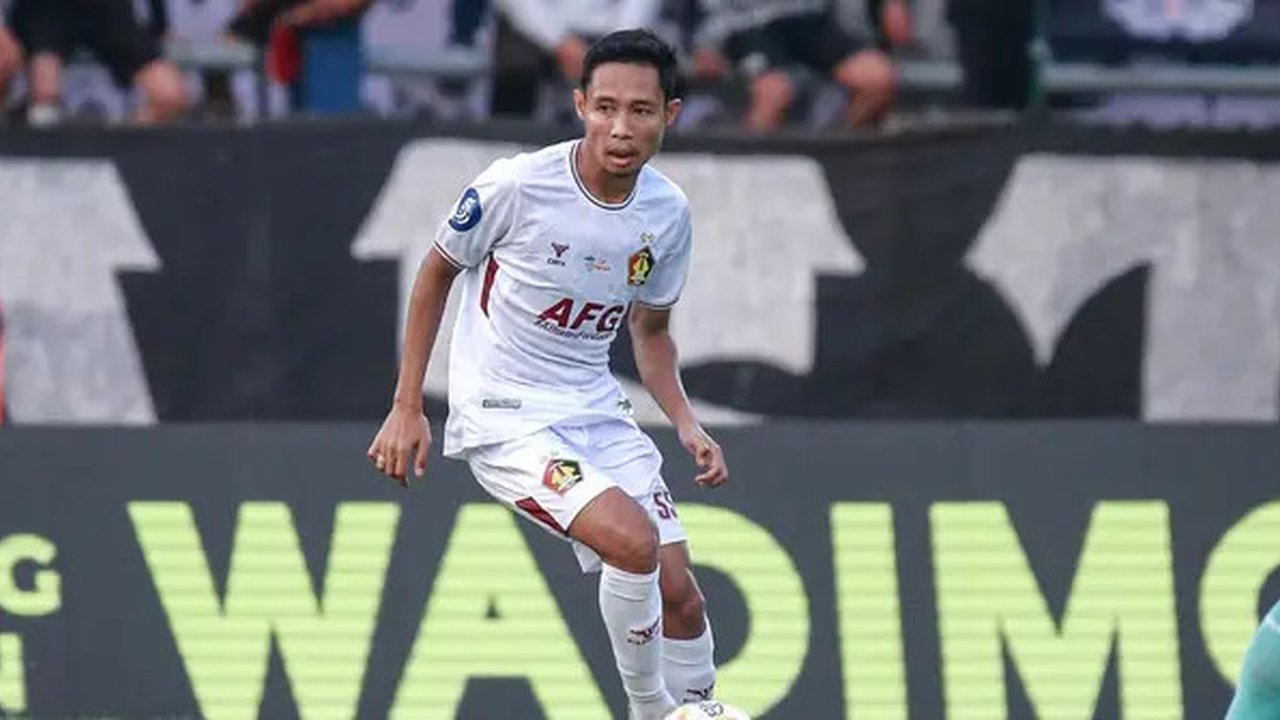 Evan Dimas Darmono terpaksa harus berpisah dengan Persik di putaran kedua BRI Liga 1 2024/2025. (Bola.com/Gatot Sumitro)