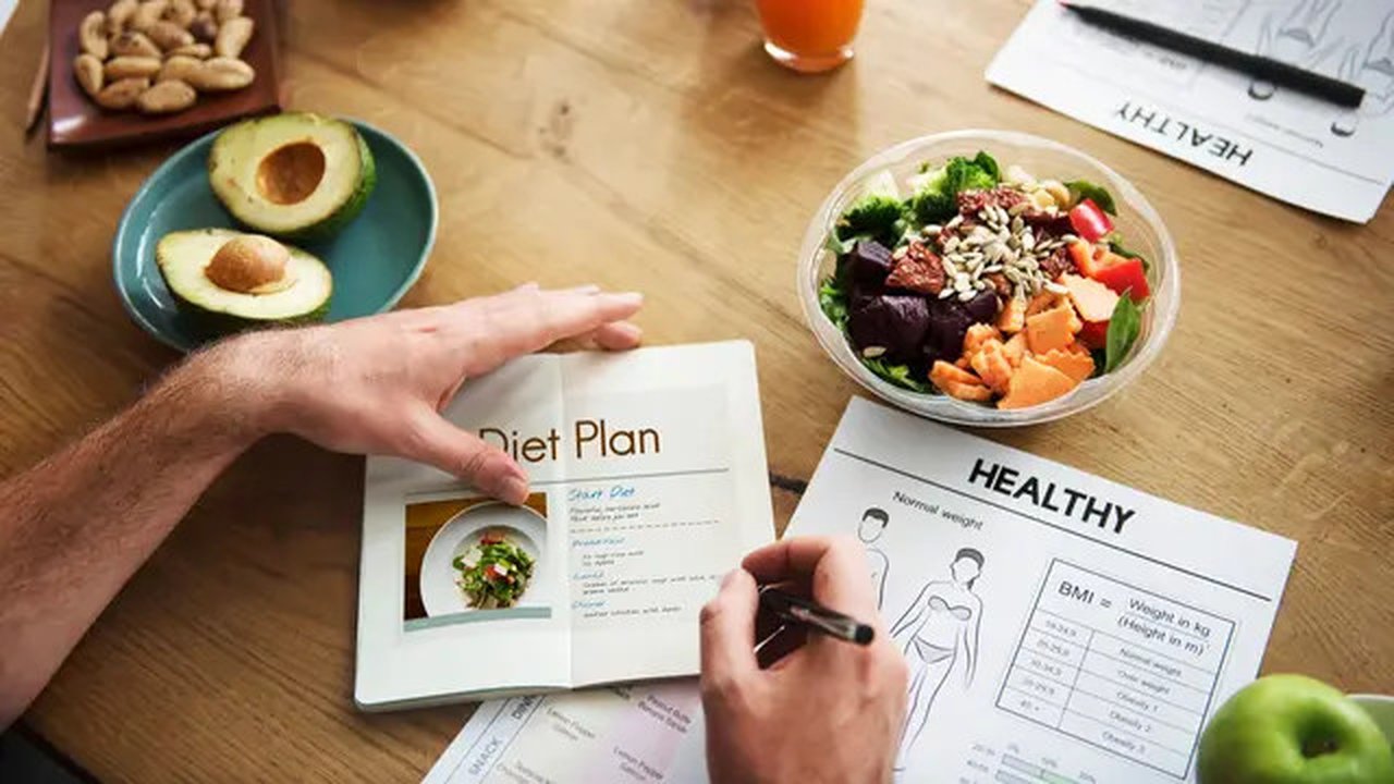Ilustrasi program diet (Pphoto created by rawpixel.com on www.freepik.com)