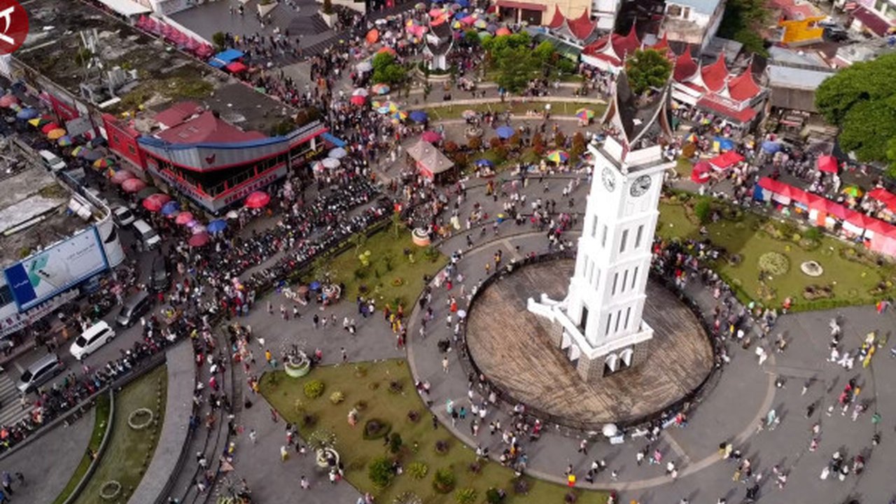 ANTARA - Keramahan dan kebersihan masih menjadi persoalan utama pariwisata Sumatera Barat berdasarkan hasil evaluasi sementara selama momen Libur Natal 2024 ...