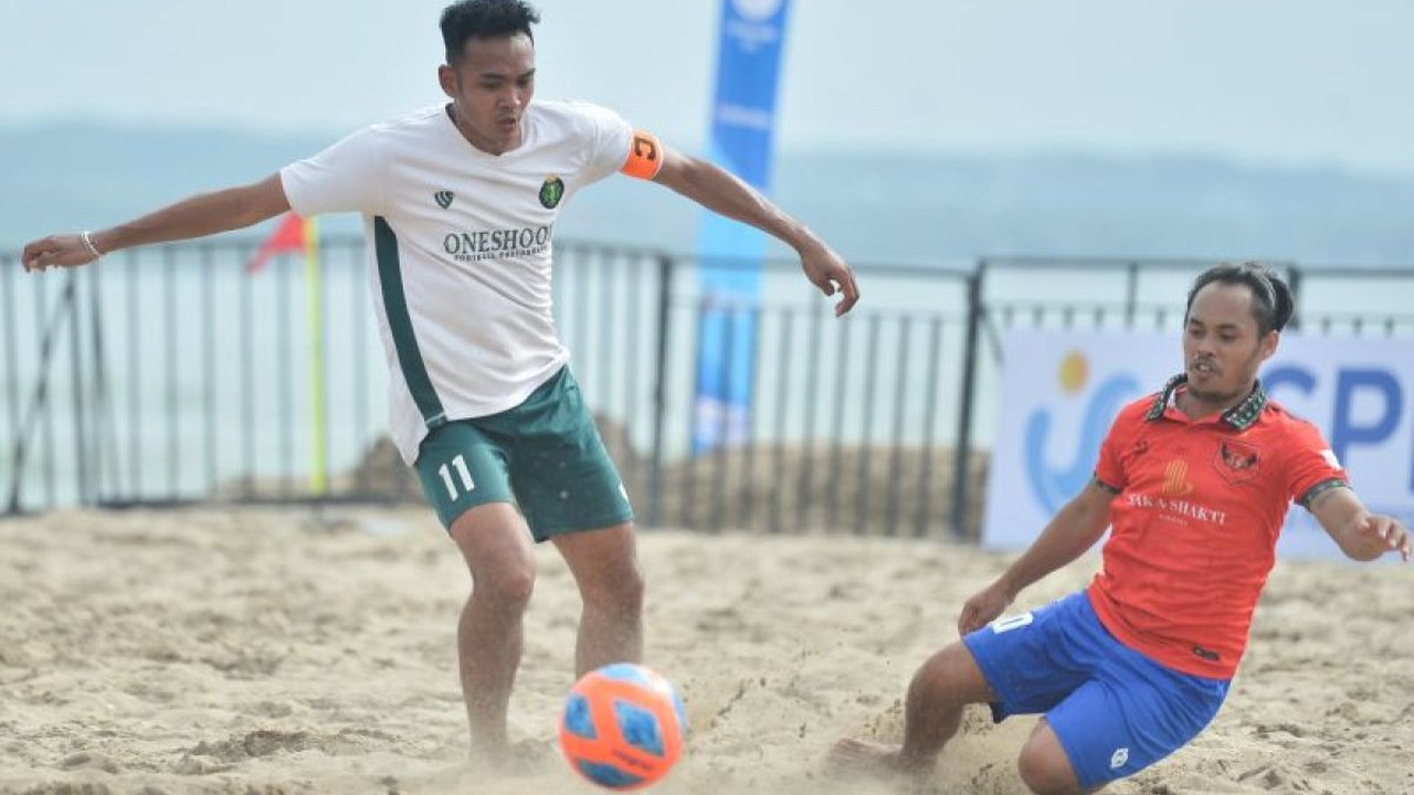 Ketua Asosiasi Sepak Bola Pantai Indonesia (ASPI) Anggara Wicitra Sastroamidjojo mengatakan target timnas sepak bola pantai Indonesia di Piala Asia Bola ...