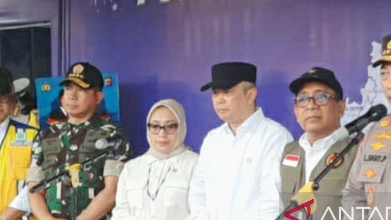 Panglima TNI Jenderal TNI Agus Subiyanto memastikan oknum TNI yang jadi pelaku penembakan di rest area tol kawasan Tangerang akan ditindak sesuai hukum yang ...