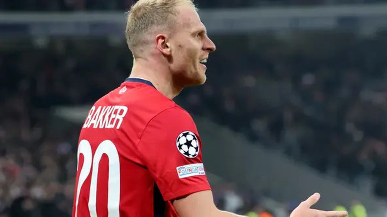 Mitchel Bakker merayakan gol yang dicetak untuk Lille dalam laga Liga Champions 2024/2025 melawan Sturm Graz di Pierre-Mauroy stadium (11/12/2024). (AFP/Denis Charlet)
