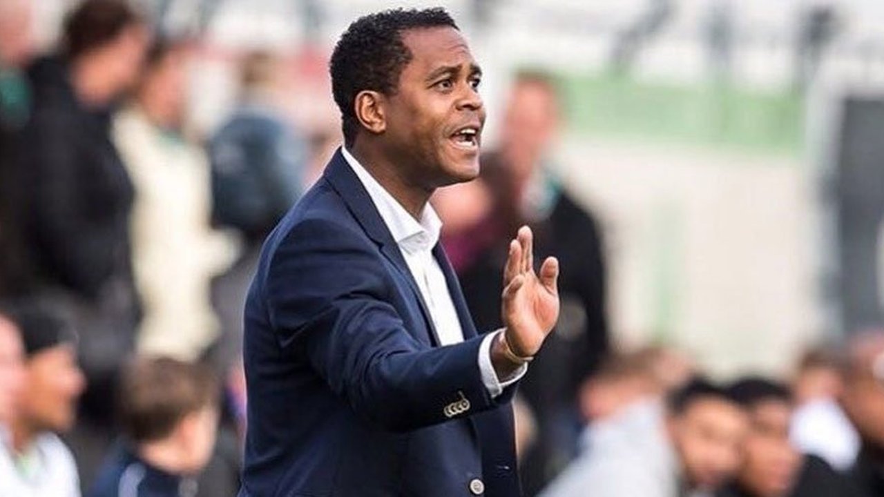 Baru Juga Diumumkan Sebagai Pelatih Timnas Indonesia, Tagar Kluivert Out Bermunculan + Panen Sindiran