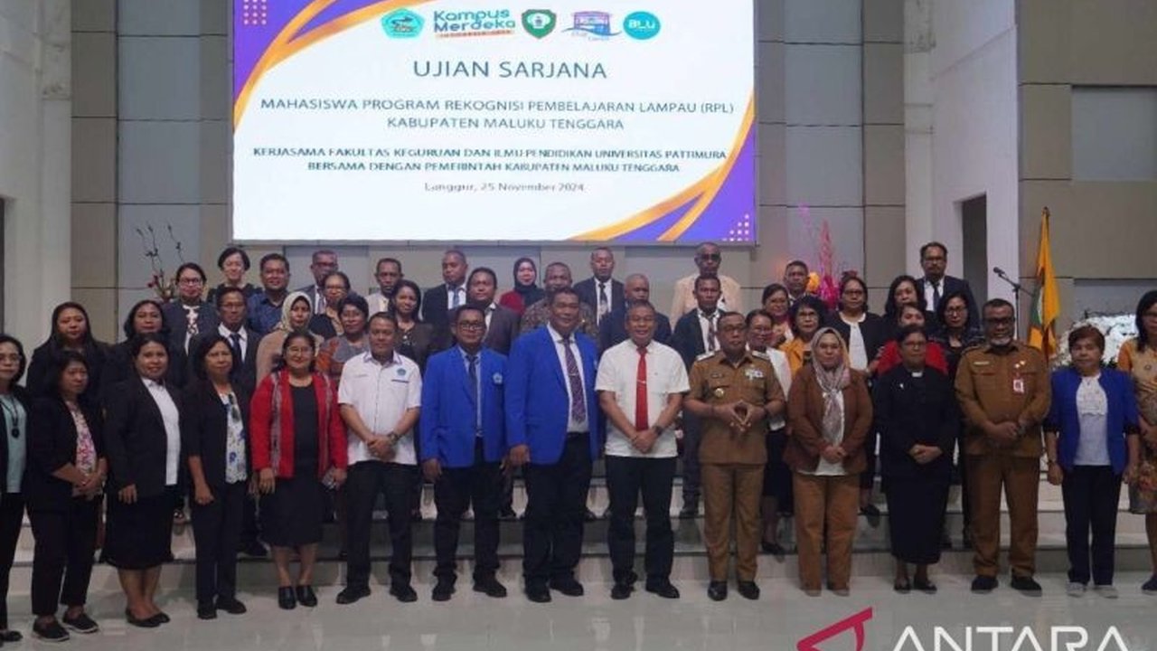 Universitas Pattimura meluluskan 148 guru di Maluku Tenggara melalui program Rekognisi Pembelajaran Lampau (RPL), meningkatkan kualitas pendidikan di daerah tersebut.