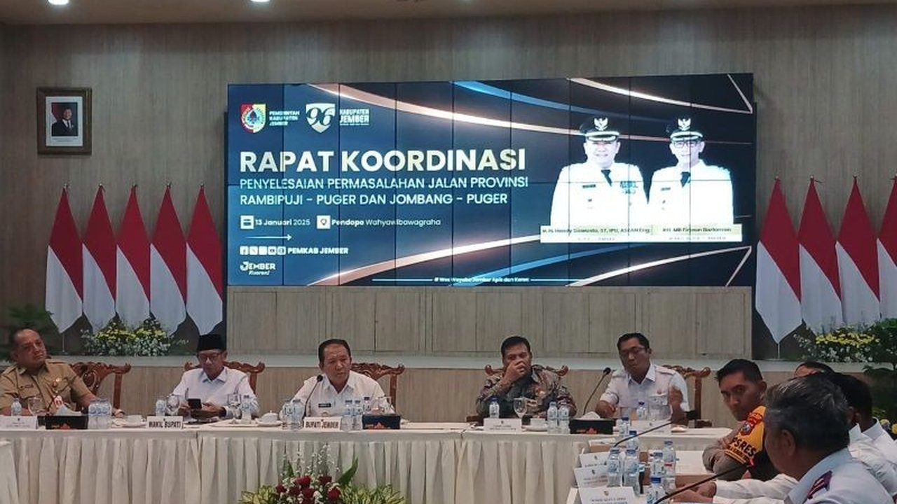 Pemkab Jember, bersama Pemprov Jatim, DPRD, perusahaan semen, dan warga sepakat membatasi tonase truk dan memperbaiki jalan rusak di Rambipuji-Puger dan Jombang-Puger untuk mencegah kecelakaan.