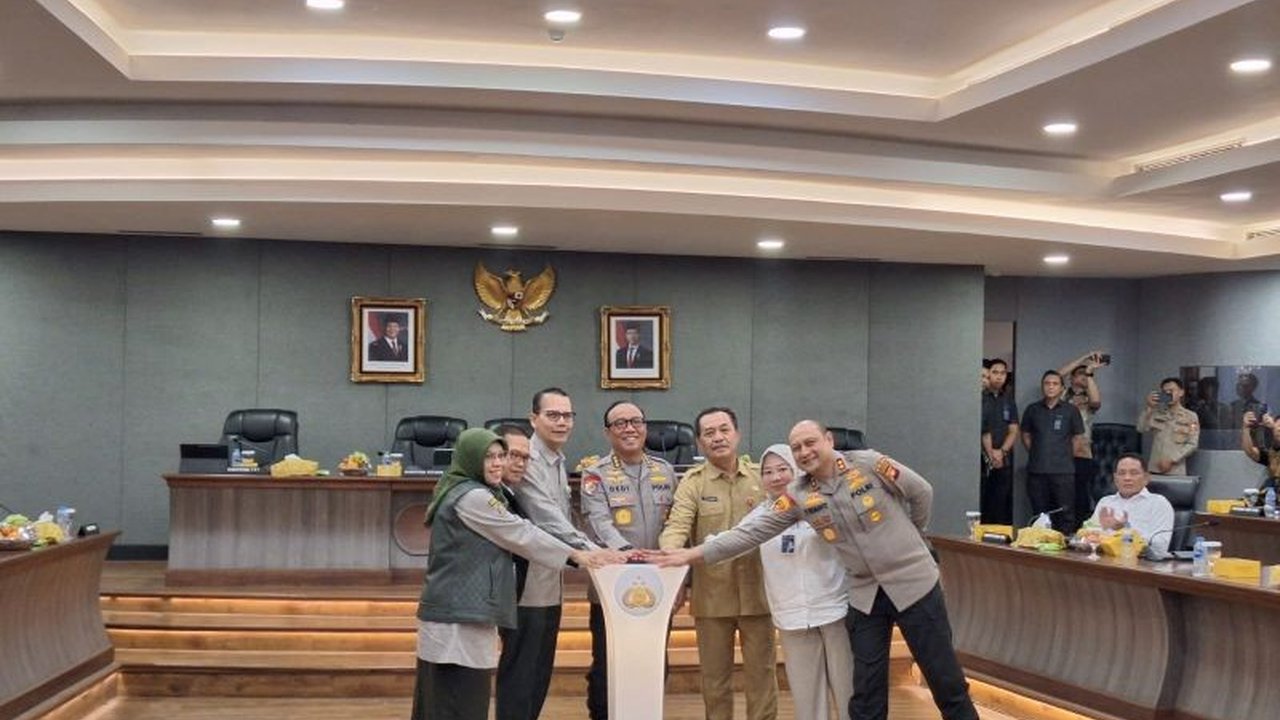 Kementerian Dalam Negeri (Kemendagri) mendukung penuh program penanaman jagung serentak seluas 1 juta hektare untuk mencapai swasembada pangan pada 2025, melibatkan pemerintah daerah, petani, dan swasta.