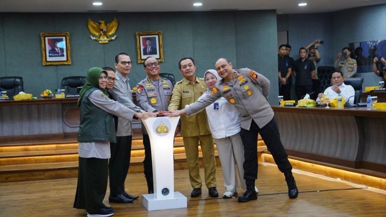 Polri dan Kementerian Pertanian berkolaborasi dalam program percepatan swasembada jagung nasional tahun 2025, menargetkan penambahan produksi hingga 4 juta ton melalui pemanfaatan lahan seluas 1,7 juta hektare.