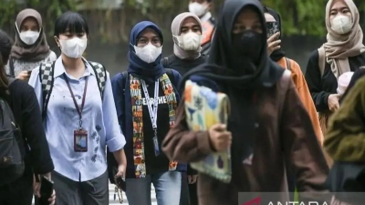 Penggunaan masker medis terbukti efektif melindungi dari virus HMPV yang menyebar lewat droplet, terutama di tempat umum; tenaga kesehatan disarankan memakai masker N95.